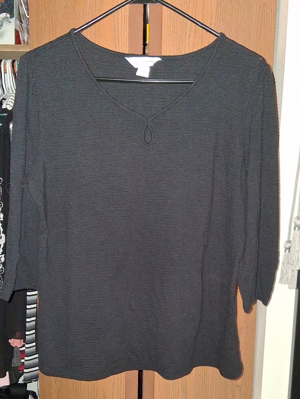 Liz Claiborne Black V-Neck Keyhole Knit Top Large Tall Like New